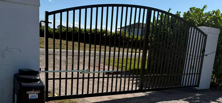 Driveway Fence Repair Vista